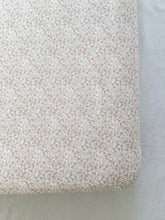 Load image into Gallery viewer, BEIGE FLORALS