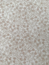 Load image into Gallery viewer, BEIGE FLORALS