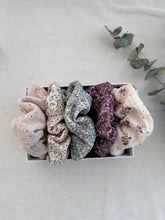 Load image into Gallery viewer, SCRUNCHIE GIFT SETS