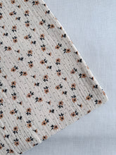 Load image into Gallery viewer, DAISIES (Muslin)