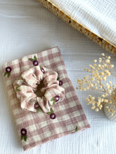 Load image into Gallery viewer, SPRING COLLECTION SCRUNCHIES