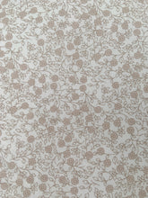 Load image into Gallery viewer, BEIGE FLORALS

