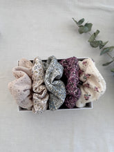 Load image into Gallery viewer, SCRUNCHIE GIFT SETS
