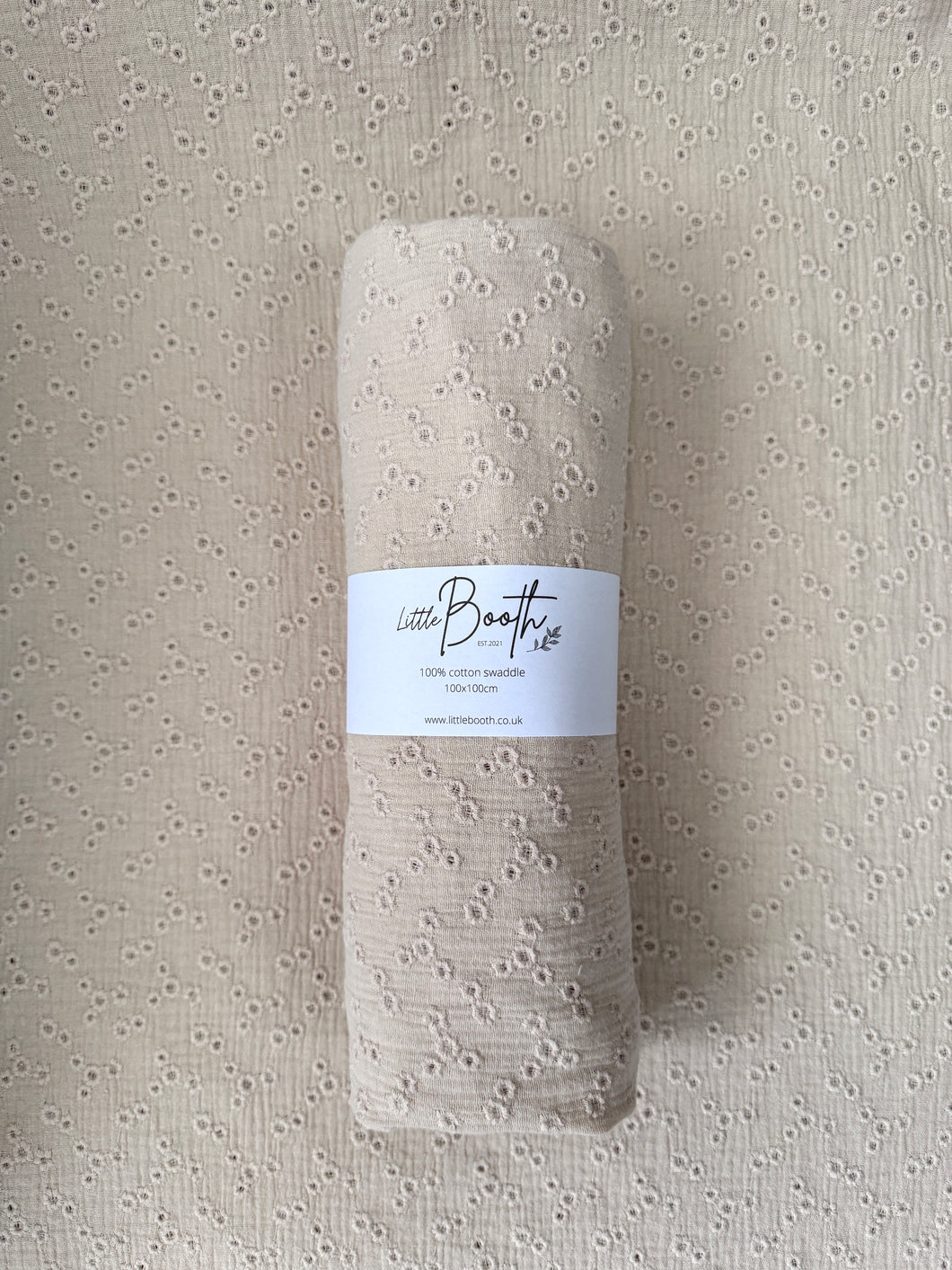 BEIGE EMBROIDERED SWADDLE