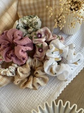 Load image into Gallery viewer, SPRING COLLECTION SCRUNCHIES
