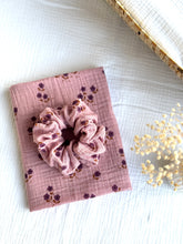 Load image into Gallery viewer, XL BERRY BLOSSOM SWADDLE
