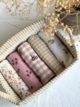 Load image into Gallery viewer, BERRY BLOSSOM
